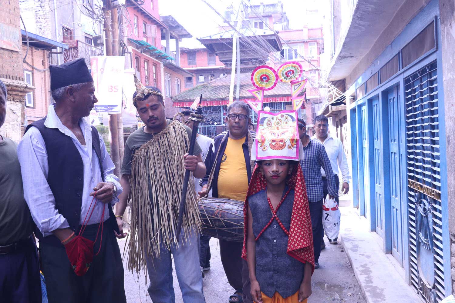 विकृत बन्दै गाईजात्रा, अश्लील गीतको ओइरो