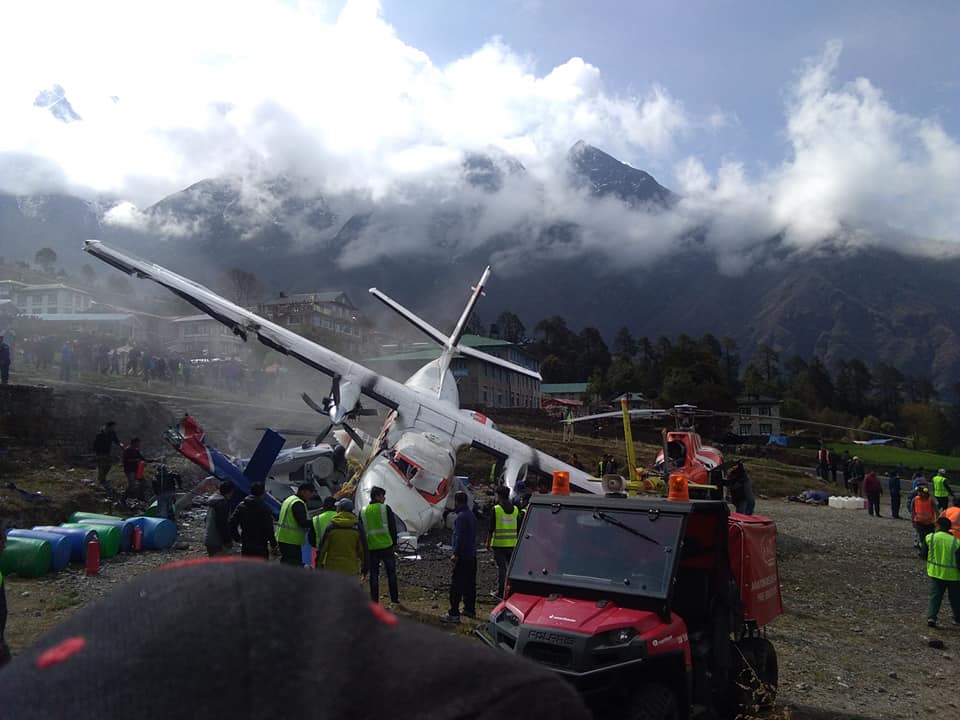 लुक्लामा हवाईजहाज र हेलिकोप्टर ठोक्किए,  ४ जनाको मृत्यु (अपडेट)