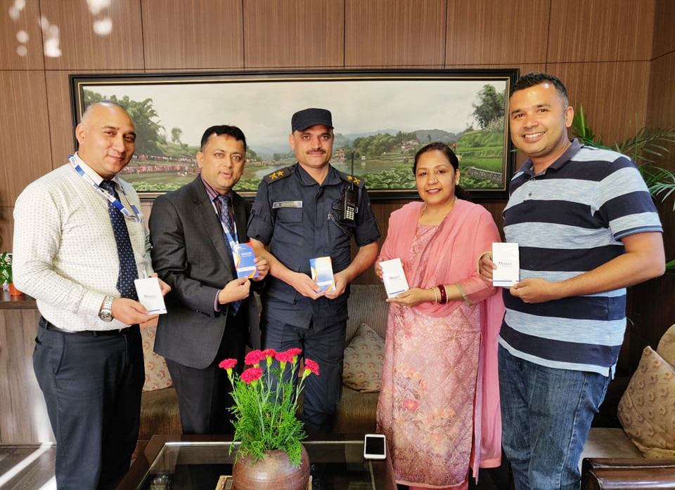 मेगा बैंकबाट नेपाल प्रहरीलाई डायरी सहयोग