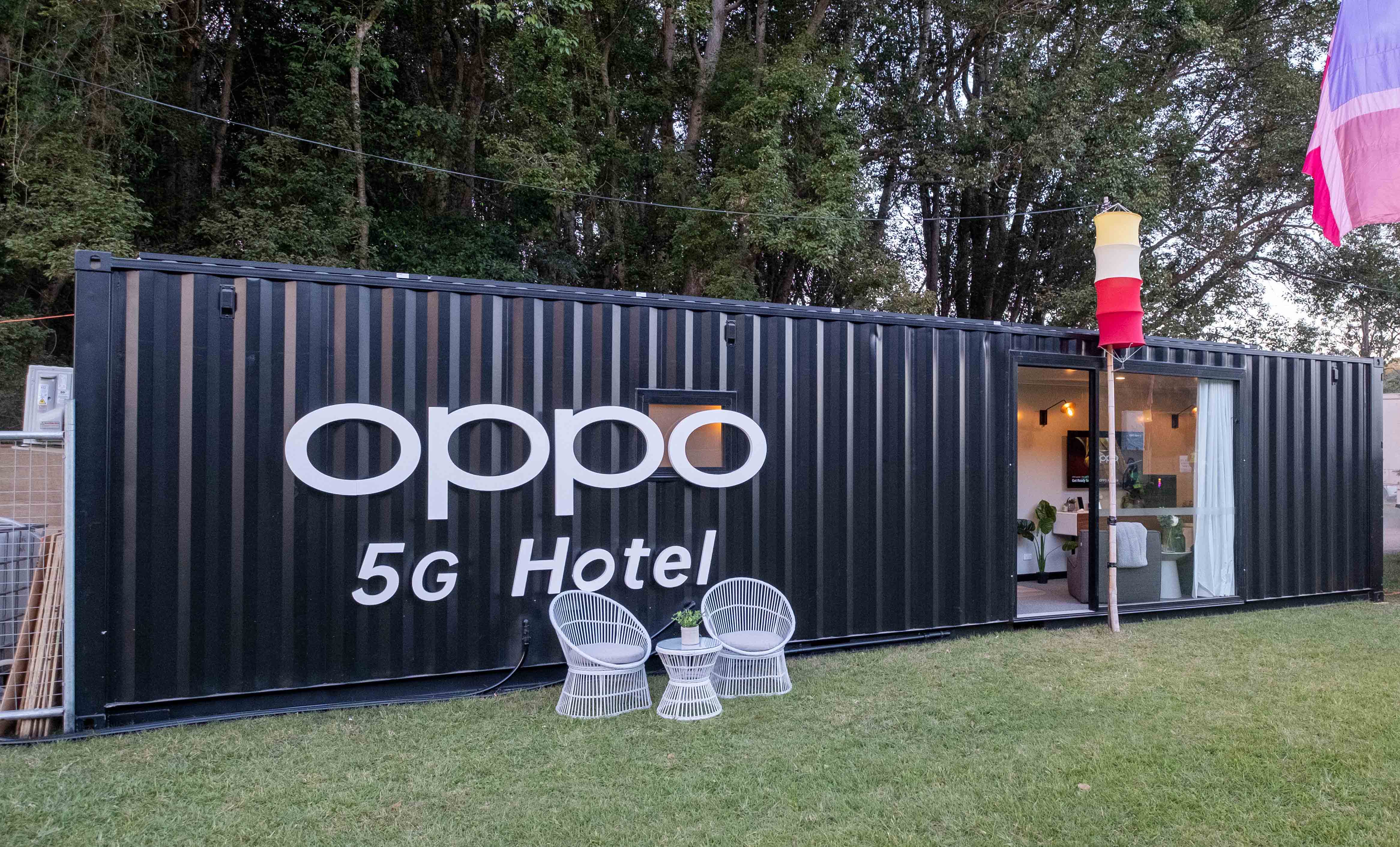ओपोद्वारा अस्ट्रेलियामा खोलियो विश्वकै पहिलो फाइभजी होटल