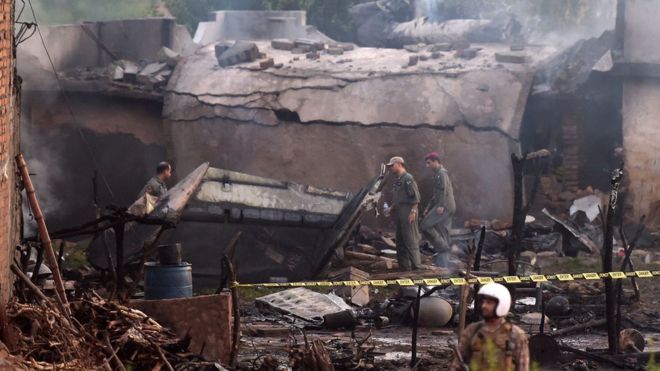 पाकिस्तानमा सैनिक विमान दुर्घटना, १८ जनाको मृत्यु