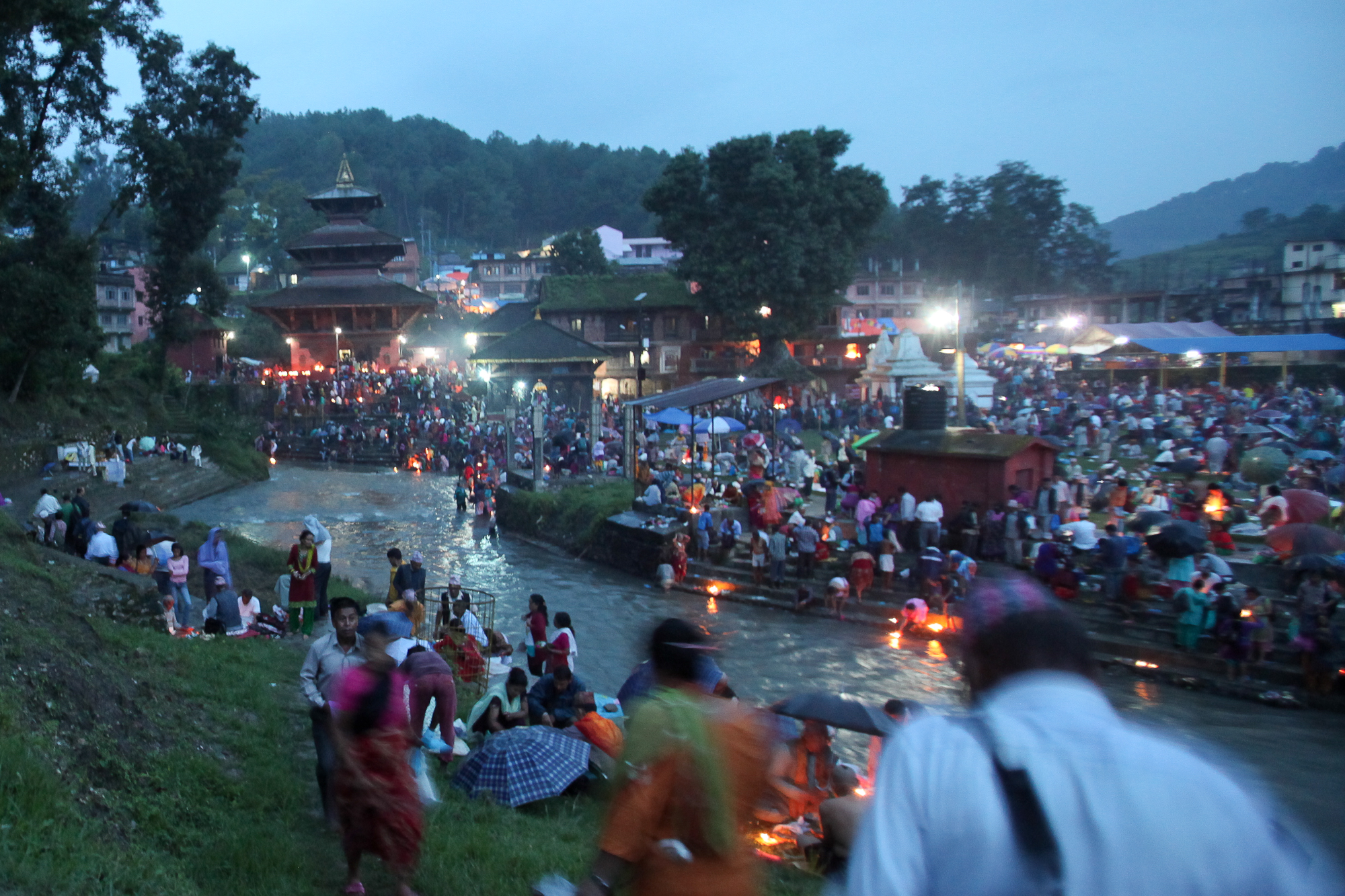 गोकर्णेश्वरमा बिहानैदेखि भक्तजनको घुइँचो