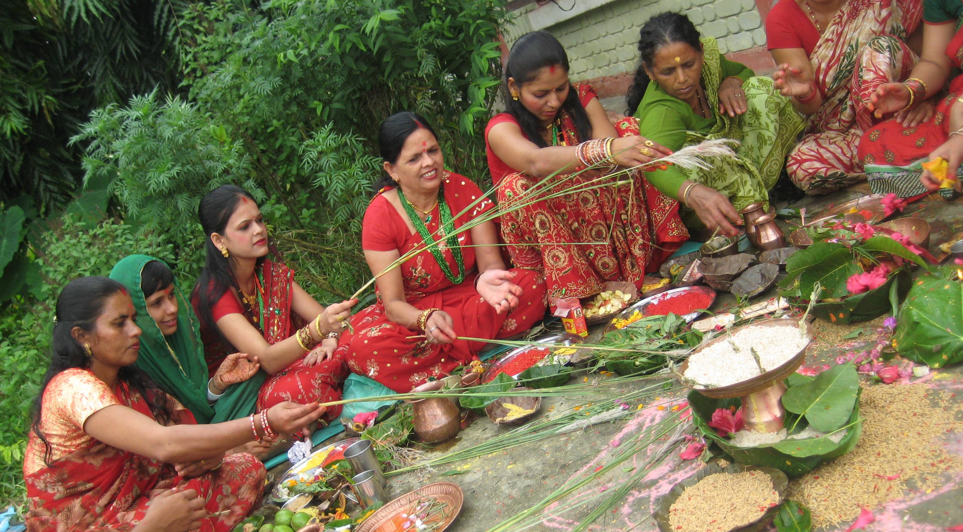 ऋषिपञ्चमी आज : नारीले अरुन्धतीसहित सप्त ऋषिको पूजा आराधना गरी मनाउँदै