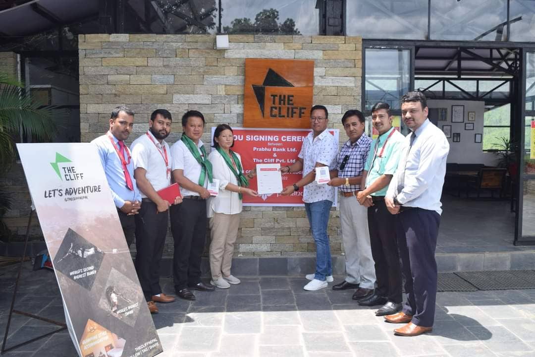 प्रभु बैंकका कर्मचारी र ग्राहकले द क्लिफमा बन्जी लगायतका एड्भेन्चर गर्दा छुट पाउने