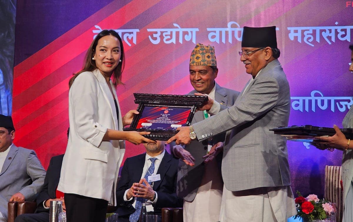 मनकामना दर्शन प्रालि नेपाल उघोग वाणिज्य महासंघद्धारा सम्मानित