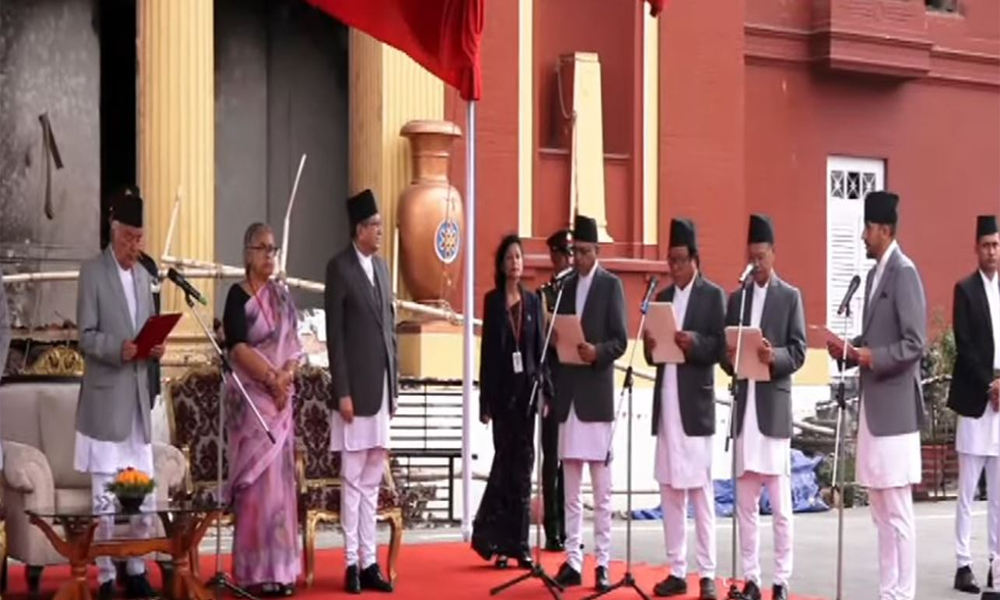 चारमन्त्रीले लिए शपथ, सञ्चार मन्त्रीमा खरेल र कानुनमा सिन्हा