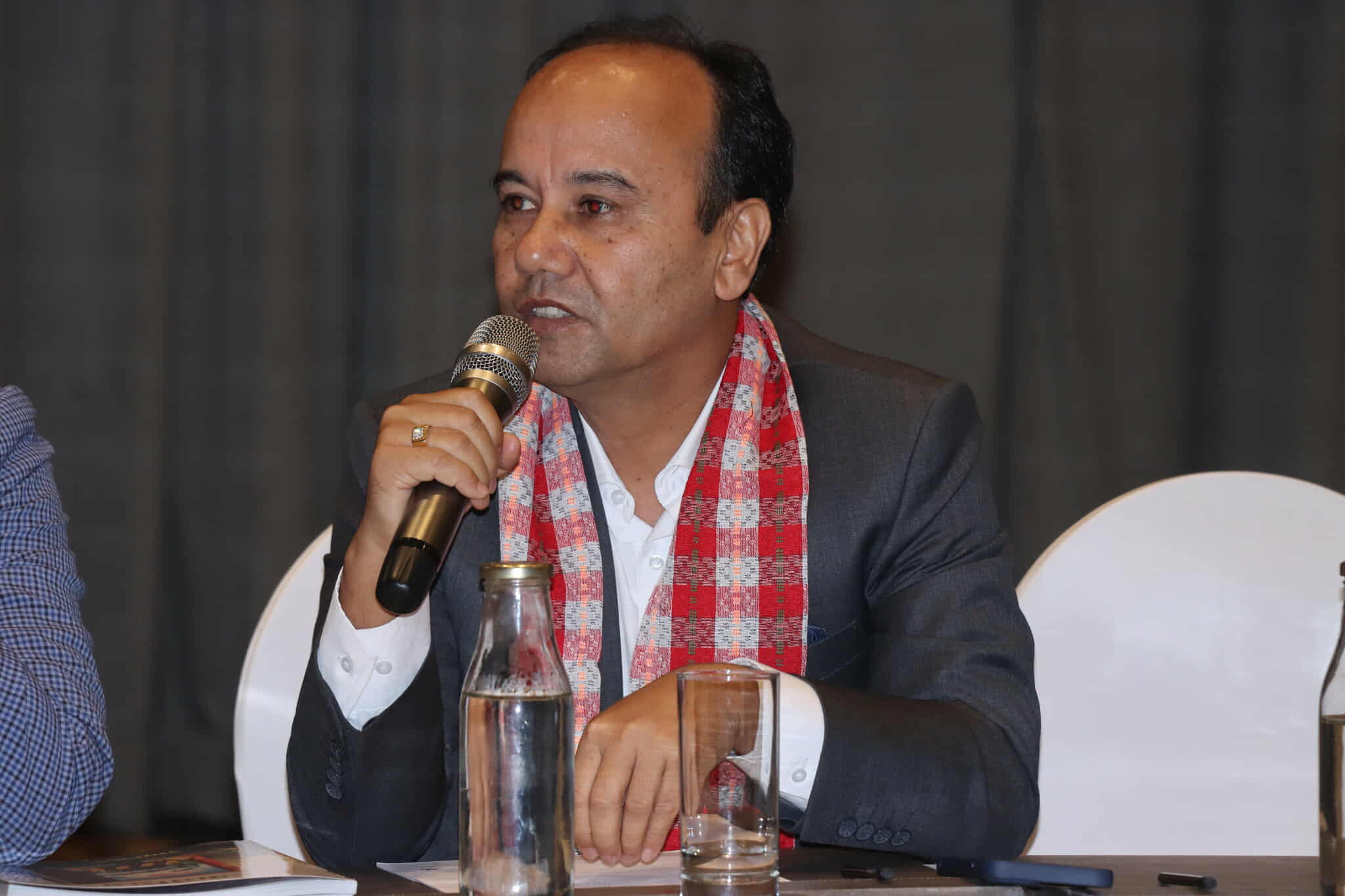साना प्रकृतिका बीमा दाबी तिहारसम्म भुक्तानी गर्छौैं: वीरेन्द्र वैद्यवार