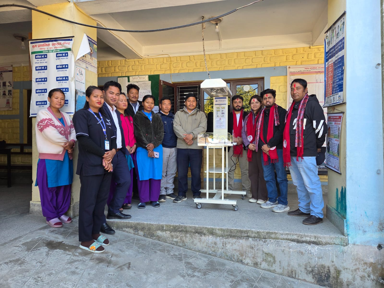 ज्योति विकास बैंकद्वारा कोशी प्रदेशका दुर्गम क्षेत्रका स्वास्थ्य चौकीहरुलाई बेबी वार्मर प्रदान