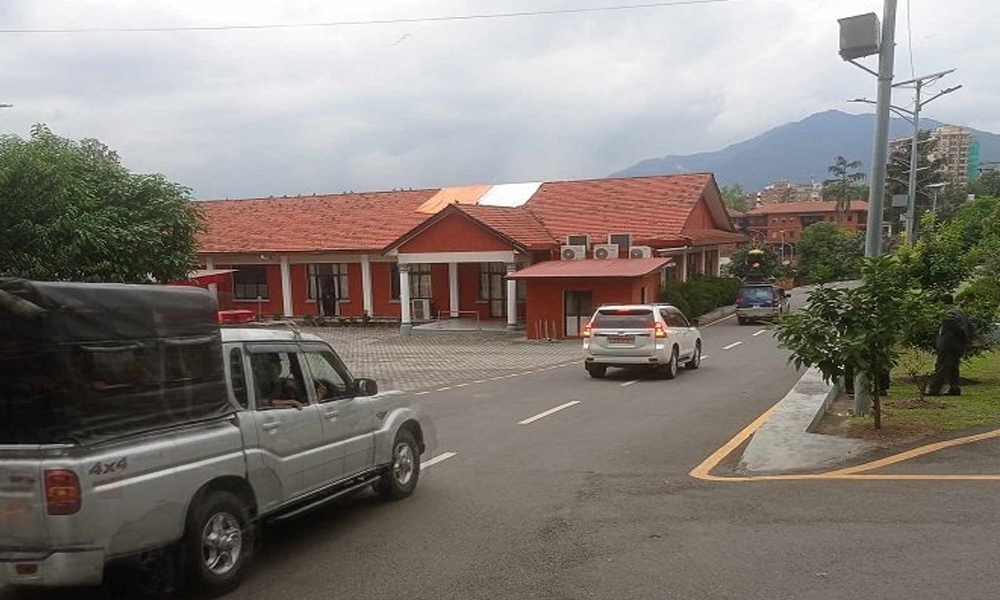 प्रधानमन्त्री निवास बालुवाटारमा छिरे प्रदर्शनकारी