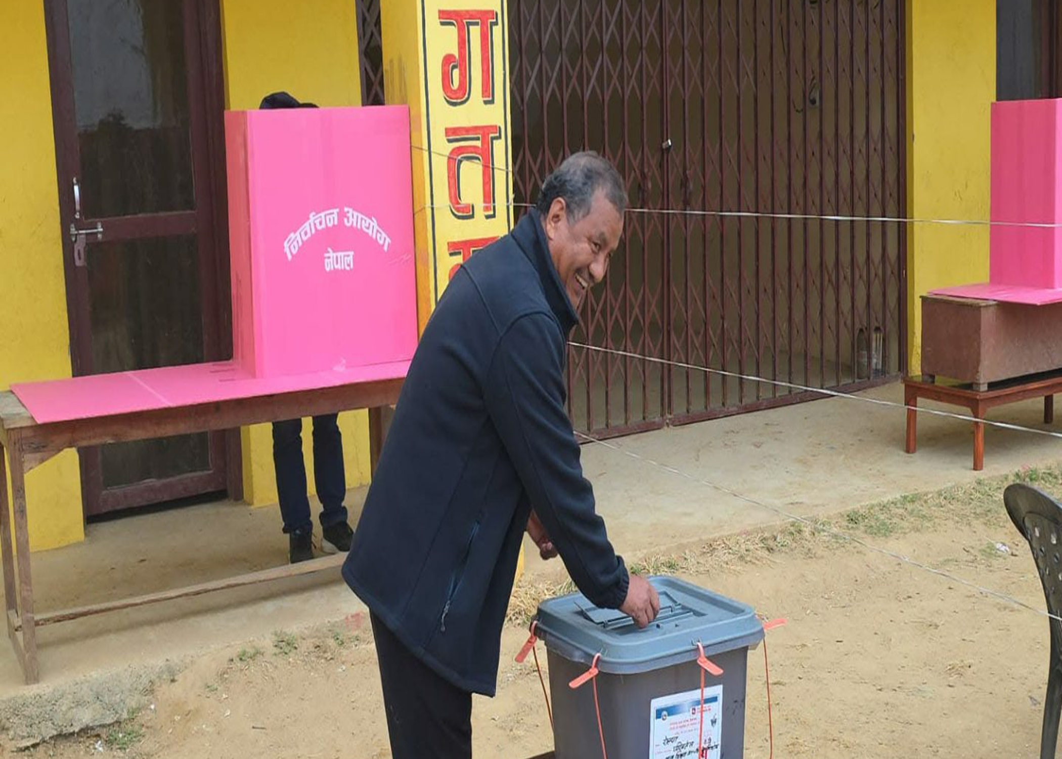 १८ वर्षपछि विप्लवले गरे रोल्पाबाट मतदान