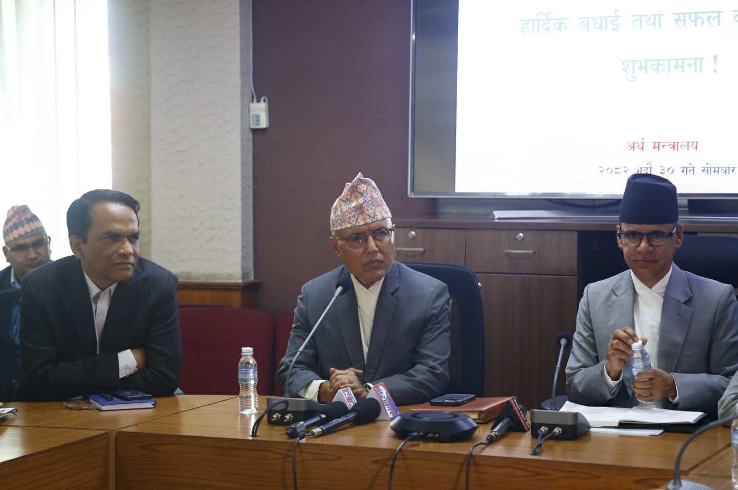 अब गल्ती गर्ने छुट छैन,भ्रष्टाचार अन्त्य राष्ट्रकै एजेन्डा हो - अर्थमन्त्री खनाल