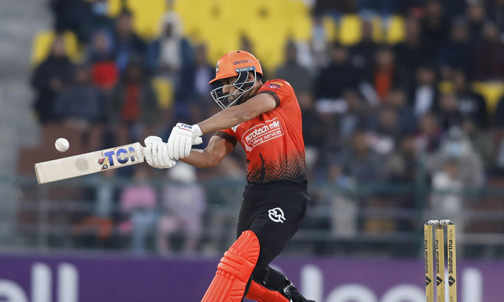 एनपिएल क्रिकेट : लुम्बिनीलाई चितवनले दियो १४३ रनको लक्ष्य