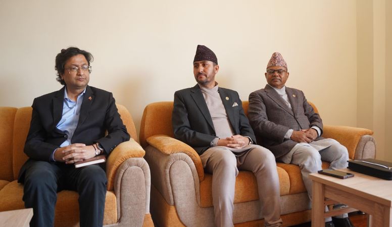 सरकारीले टोलीले गर्यो एमाले पार्टी कार्यालय अनुगमन