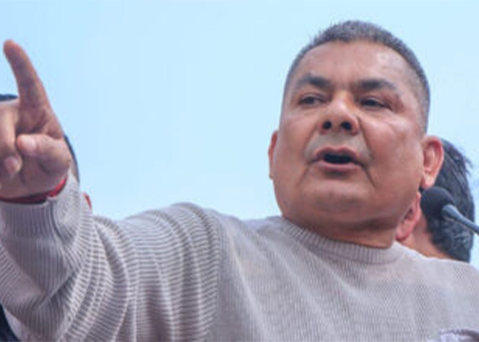 अहिलेका गभर्नर अदालत किन्न खोज्दैछन् : दुर्गा प्रसाईँ