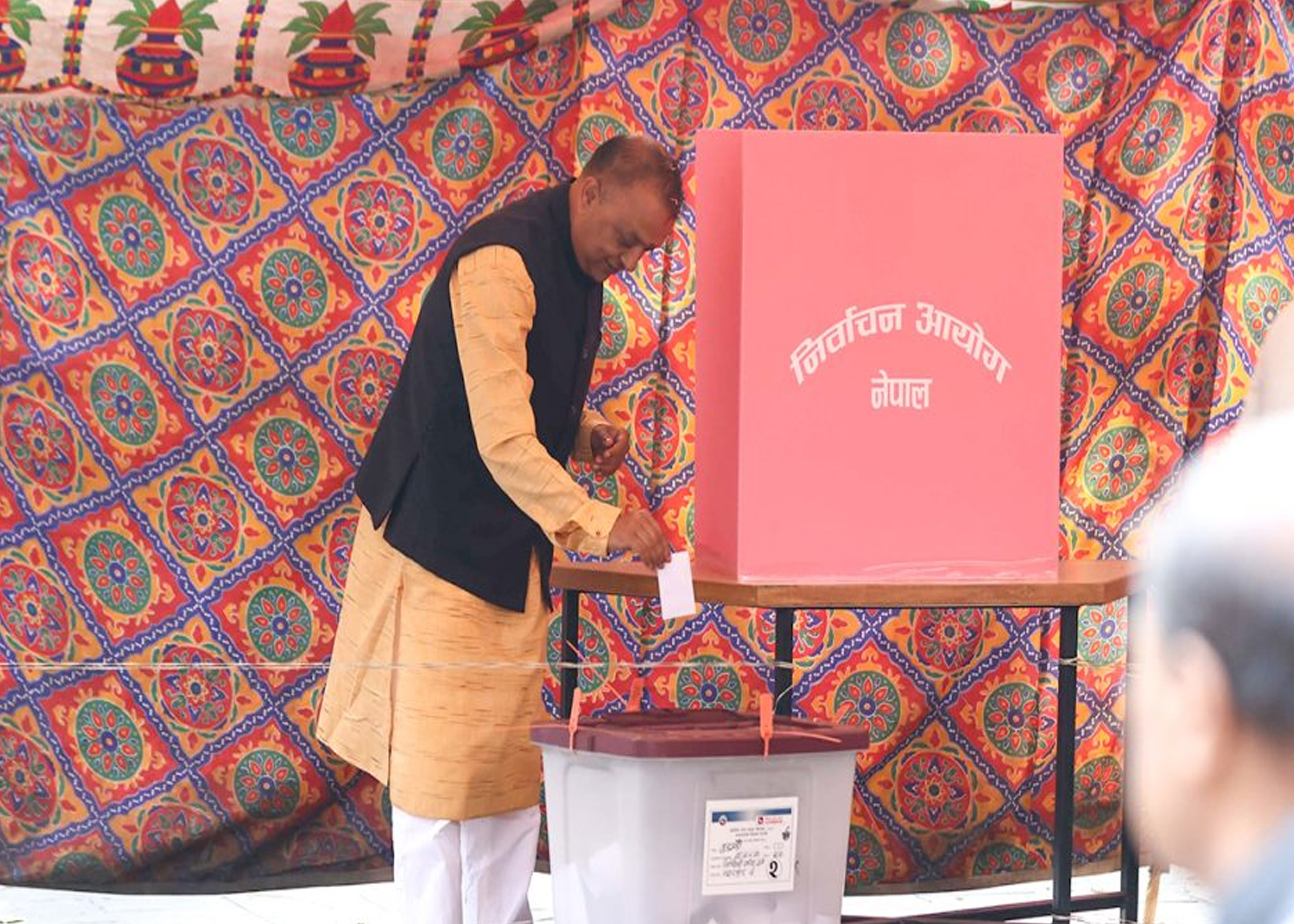 गगन थापाले मैतीदेवीबाट गरे मतदान