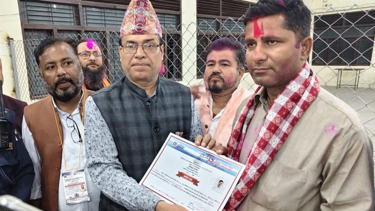 एमालेले बाँकेबाट खाता खोल्यो, मोहम्मद ईश्तियाक राई विजयी