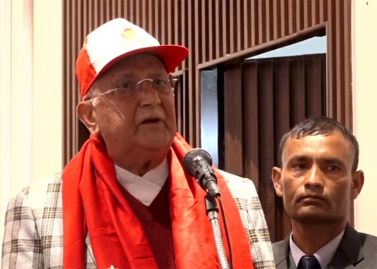 एमालेको स्वंसेवी दस्ता हिंसा र अराजकताका विरुद्ध हो - केपी ओली