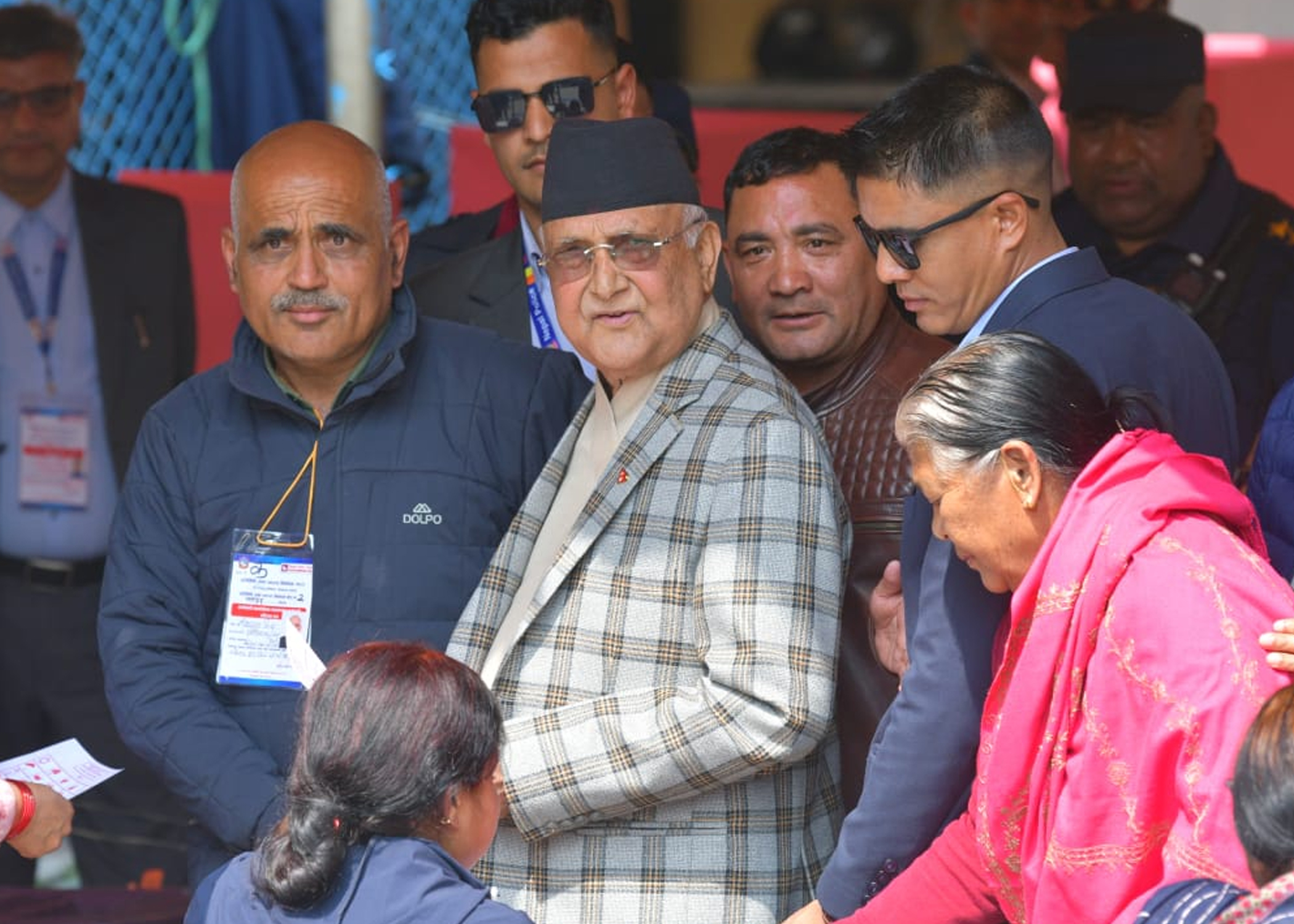 देशलाई स्थिरता र विकासको बाटोमा लैजानुपर्नेछ-  अध्यक्ष ओली