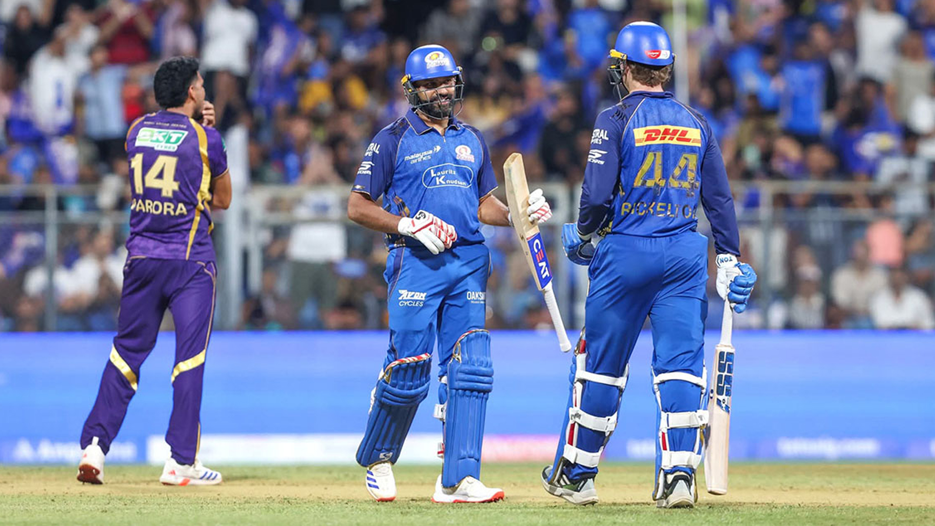 आईपीएल क्रिकेट : मुम्बईको ऐतिहासिक जित, १४ वर्षपछि पहिलो खेलमा जित