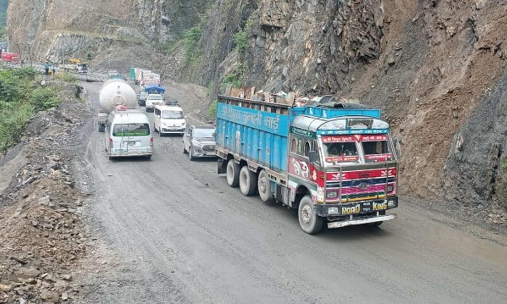 नारायणगढ–मुग्लिन सडक दुईतर्फी सञ्चालन