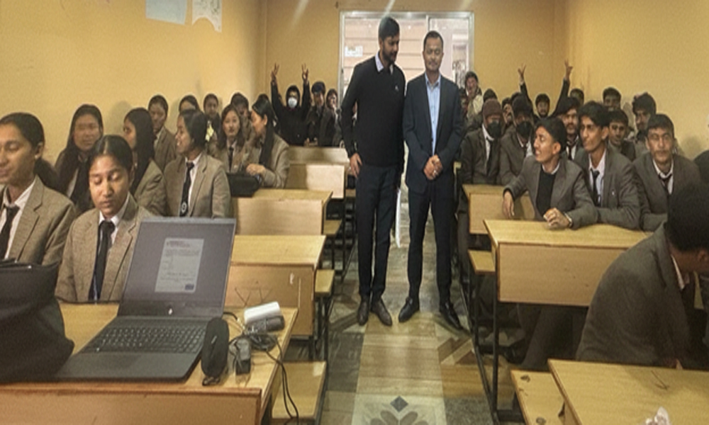 समृद्धि फाइनान्सद्वारा हिमाल कलेज अफ म्यानेजमेन्ट क्याम्पसमा वित्तीय साक्षरता कार्यक्रम सम्पन्न