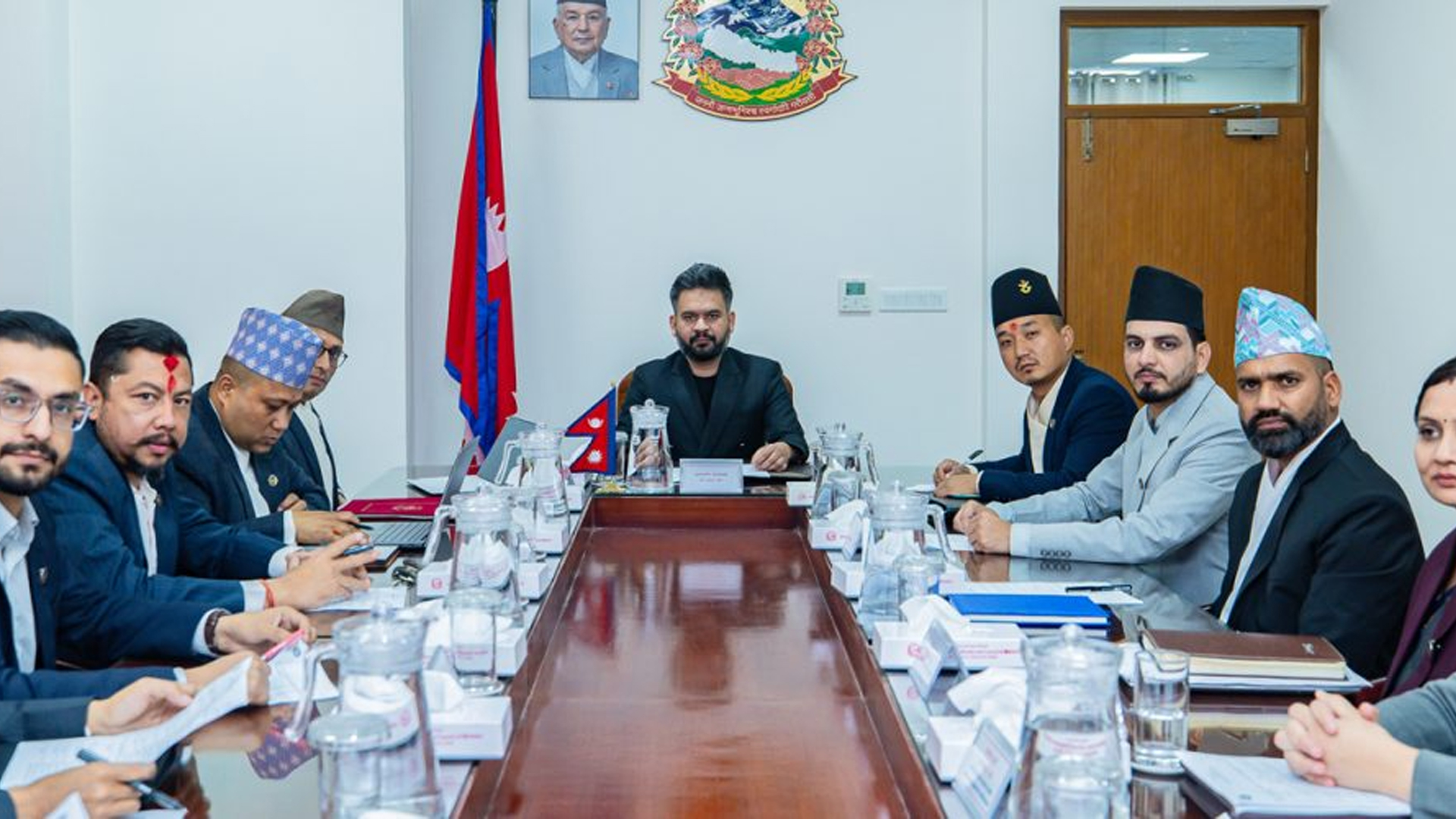 प्रधानमन्त्री र मन्त्रीहरूको सम्पत्ति विवरण सार्वजनिक, कसको कति ?