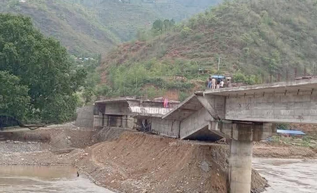 दोस्रोपटक भाँचियो मन्थलीको ६ र ७ वडा जोड्ने पक्की पुल