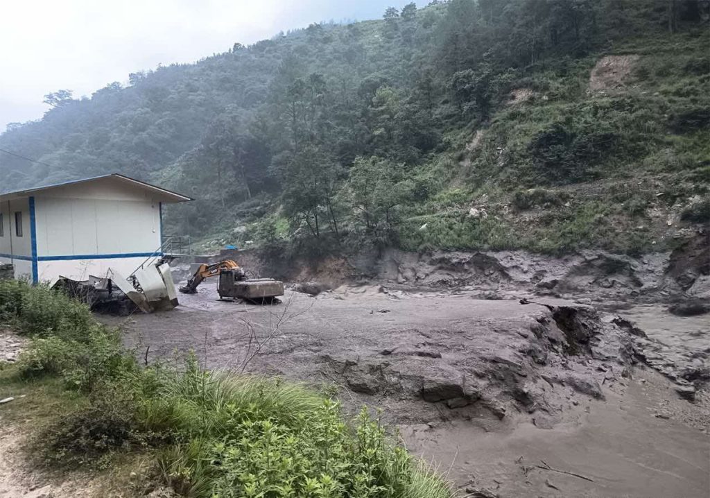 बाढीका कारण विद्युत आयोजनमा क्षेति, २ सय मेगावाट विद्युत् उत्पादन बन्द