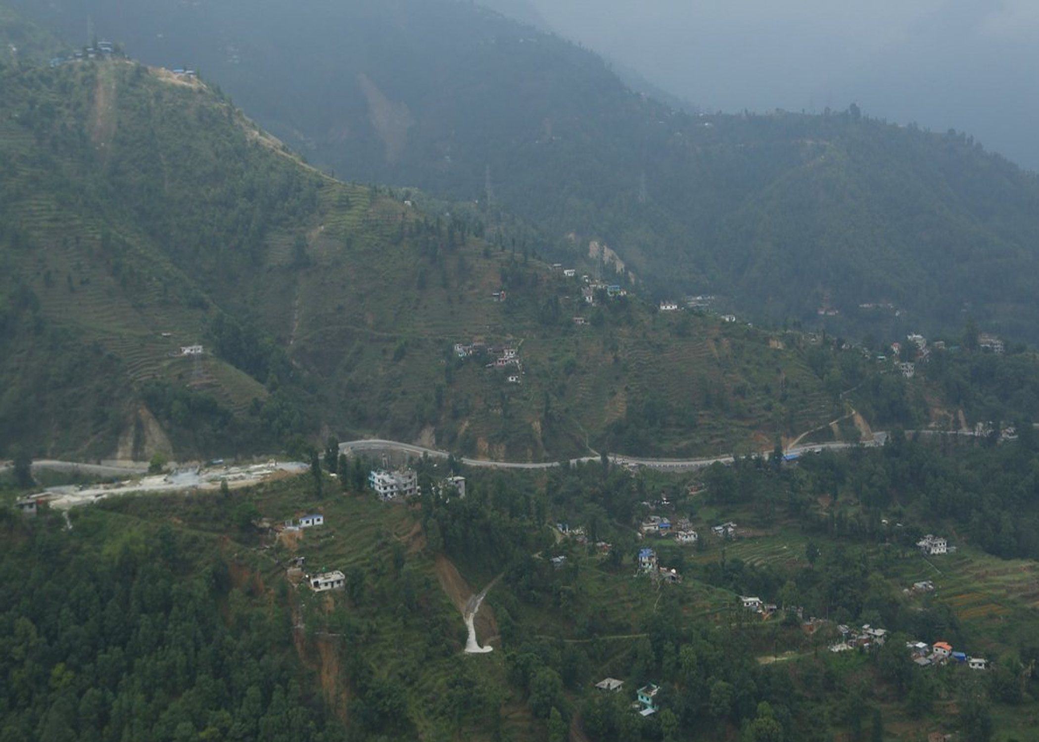 नागढुङ्गा नौबिसे सडक दैनिक पाँच घण्टा बन्द हुने