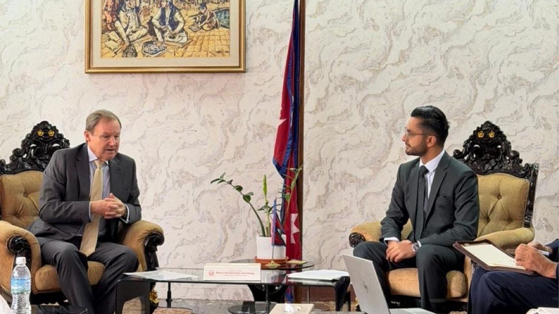 शिक्षामन्त्री र बेलायतका राजदूतबीच भेटवार्ता