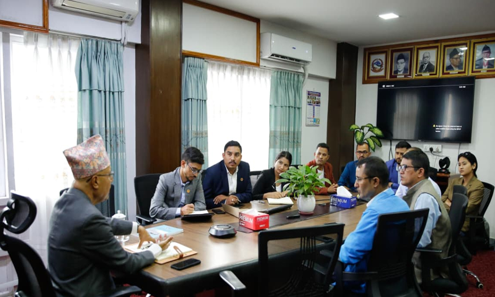 चुनावका लागि दातृ निकायको मुख ताक्नुपर्दैन, निर्वाचन र पुनर्निर्माणमा खर्च गर्न बजेटबाट १ खर्ब निकाल्छौँ - अर्थमन्त्री खनाल