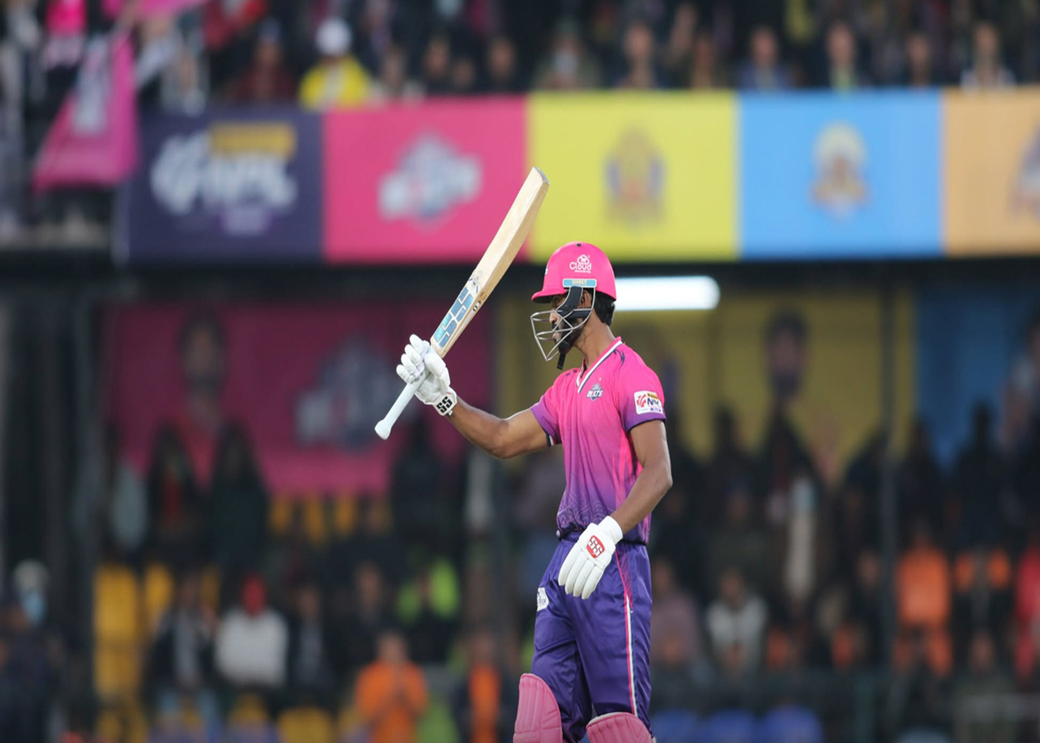 एनपिएल दोस्रो सिजन : उद्घाटन खेलमा जनकपुरद्वारा काठमाडौंलाई १३१ रनको लक्ष्य