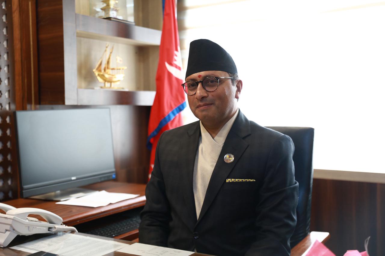 राजश्व चुहावट नियन्त्रणमा प्रभावकारी कदम चाल्न उच्चस्तरीय छलफल गर्दै अर्थमन्त्री वाग्ले