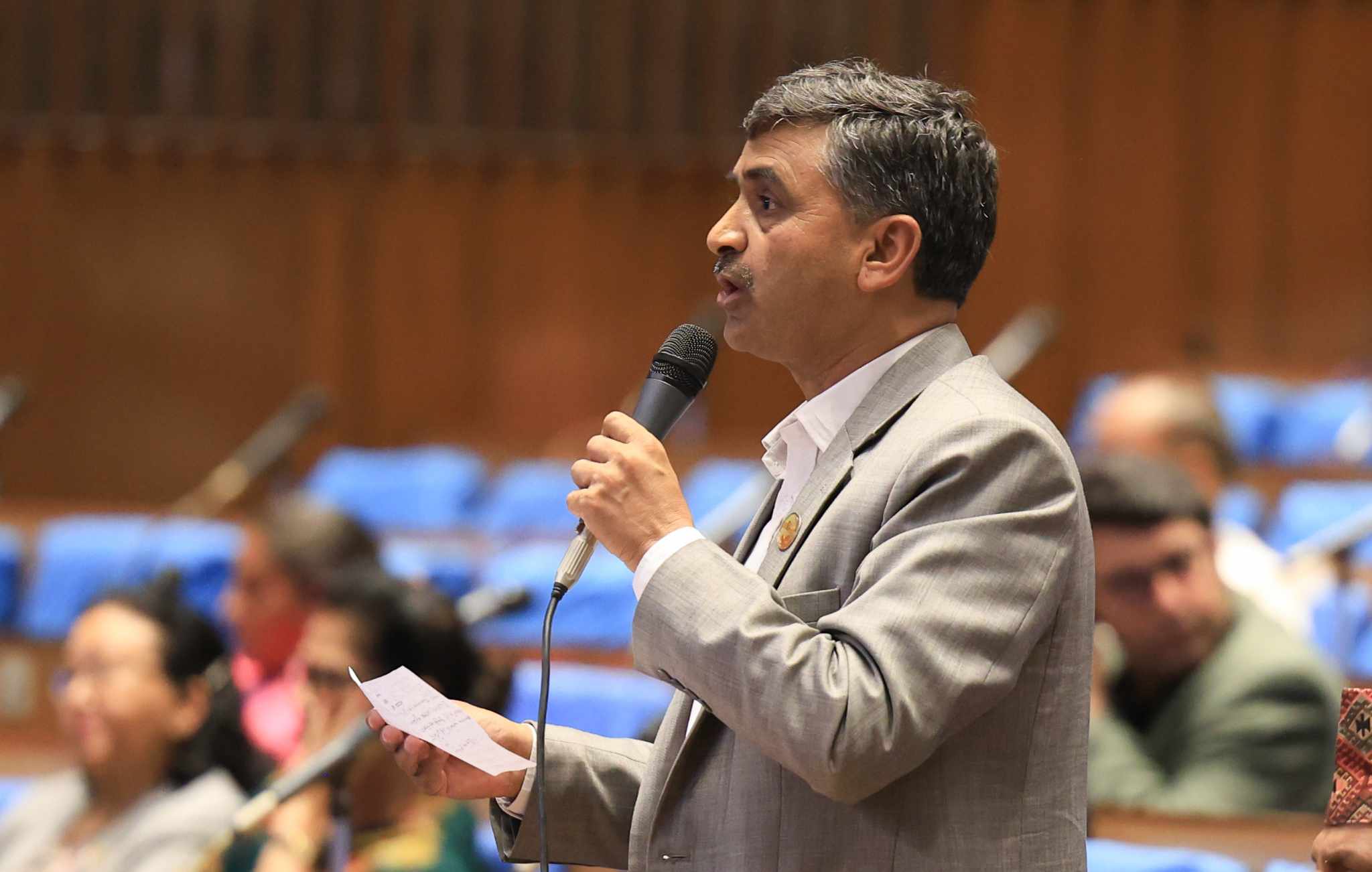 महालेखा परीक्षकको प्रतिवेदनमा देखिएको बेरुजुले अर्थतन्त्र र सरकारको कार्यक्षमतामाथि प्रश्न उठाएको छ  - ठाकुर गैरे
