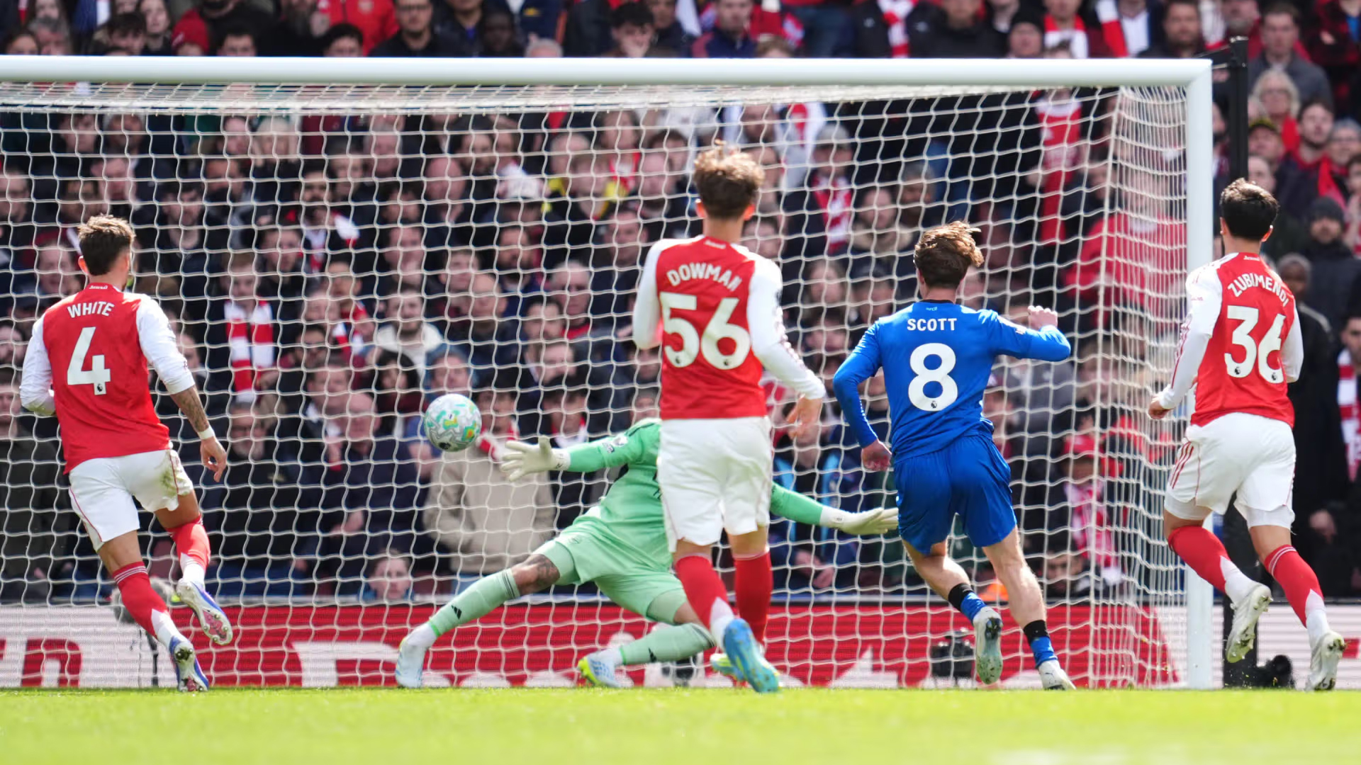 आर्सनललाई उपाधि यात्रामा गम्भिर धक्का, घरेलु मैदानमै बर्नमाउथसँग पराजित