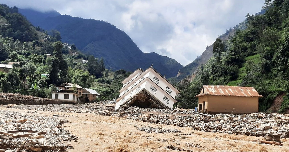 बाढीपहिरोको क्षतिः बीमकबाट सवा १७ करोड दाबी भुक्तानी , सबैभन्दा बढी भुक्तानी गर्ने शिखर इन्स्योरेन्स