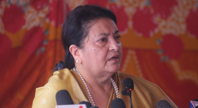 खुट्टाले टेकेर हिँड्नुपर्ने देशको अर्थतन्त्र टाउकाले टेकेर हिँडिरहेको छ - पूर्वराष्ट्रपति भण्डारी