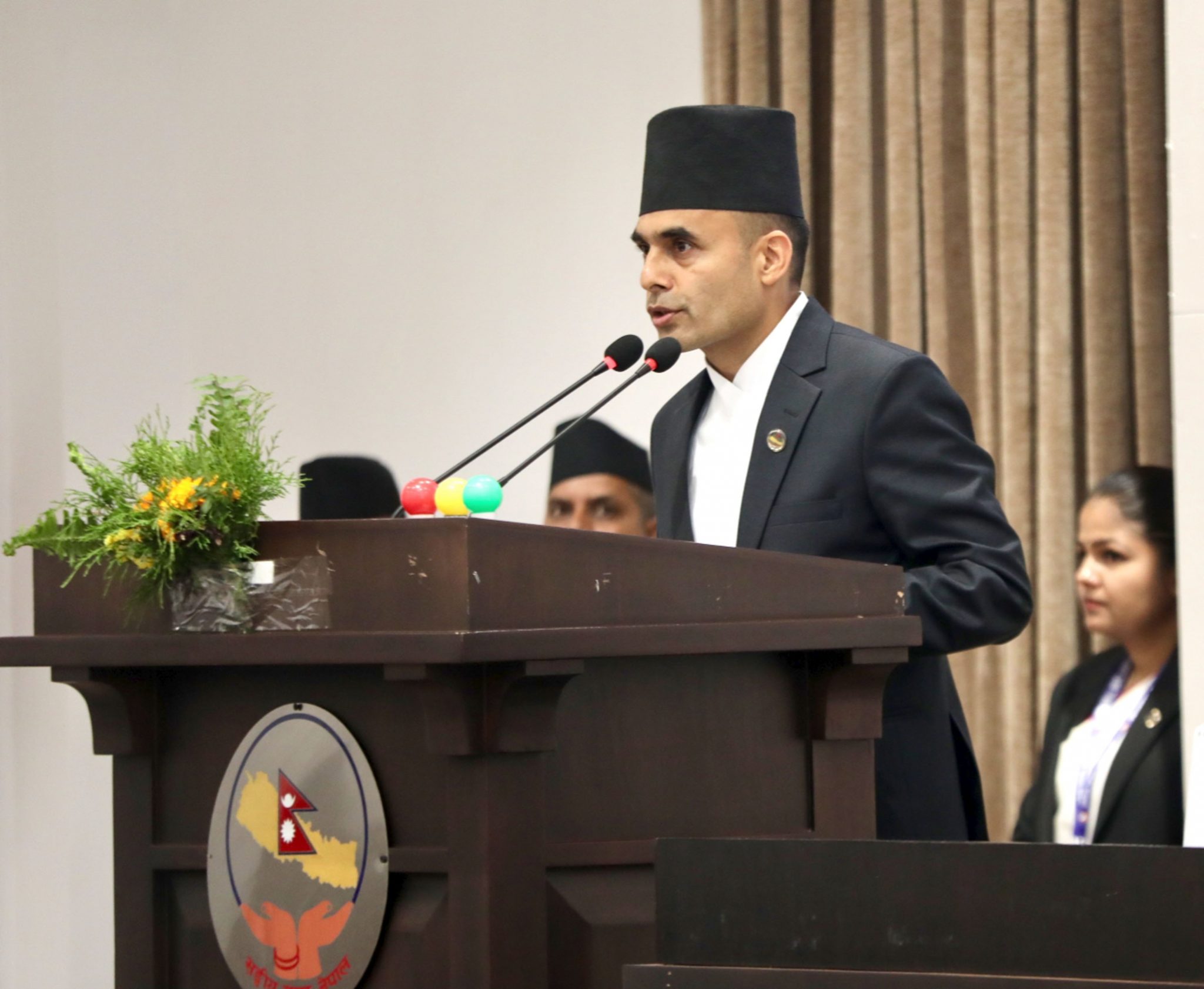 प्रेसले आफ्नो गरिमा र सीमा कायम राख्न सक्नुपर्छ - सञ्चारमन्त्री तिमल्सिना
