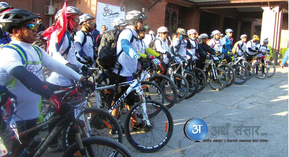 काठमाडौंबाट सिन्धुलीगढीसम्म साइकल यात्रा सुरु, ८० यात्री सहभागी (फोटो फिचर)