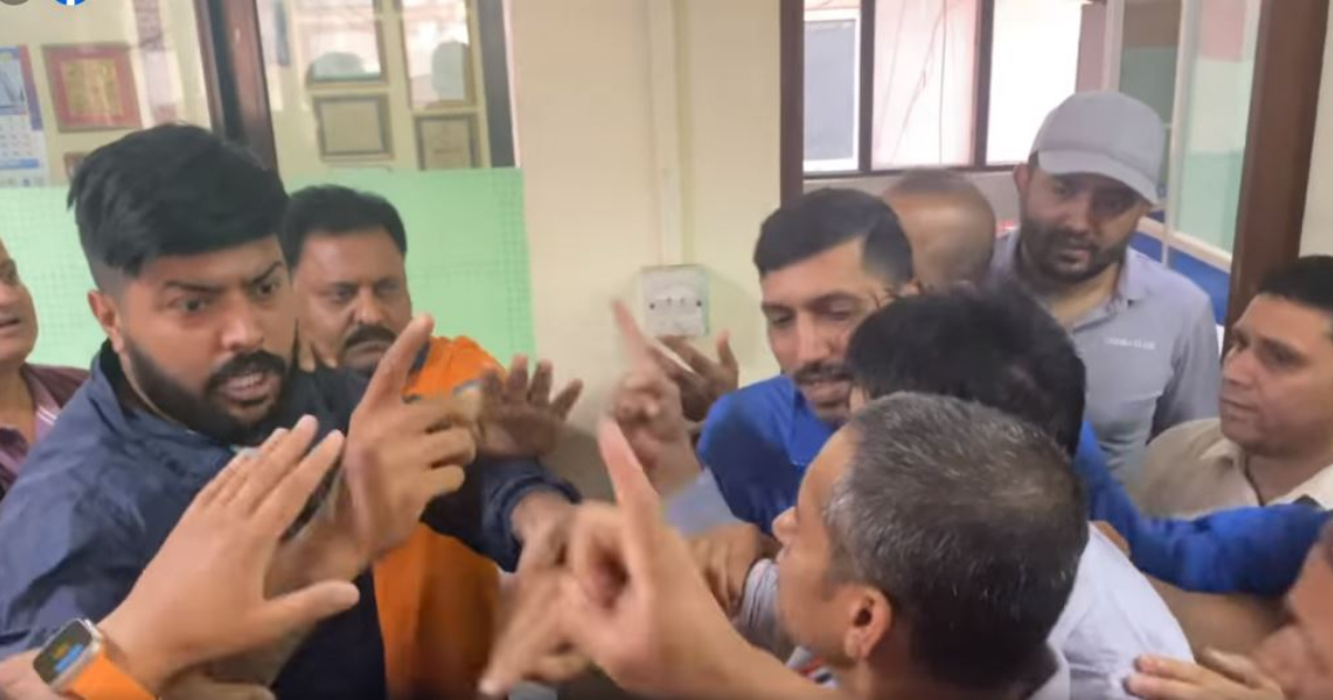 ब्रोकर नम्बर १६ मा हात हालाहाल (भिडियाेसहित)
