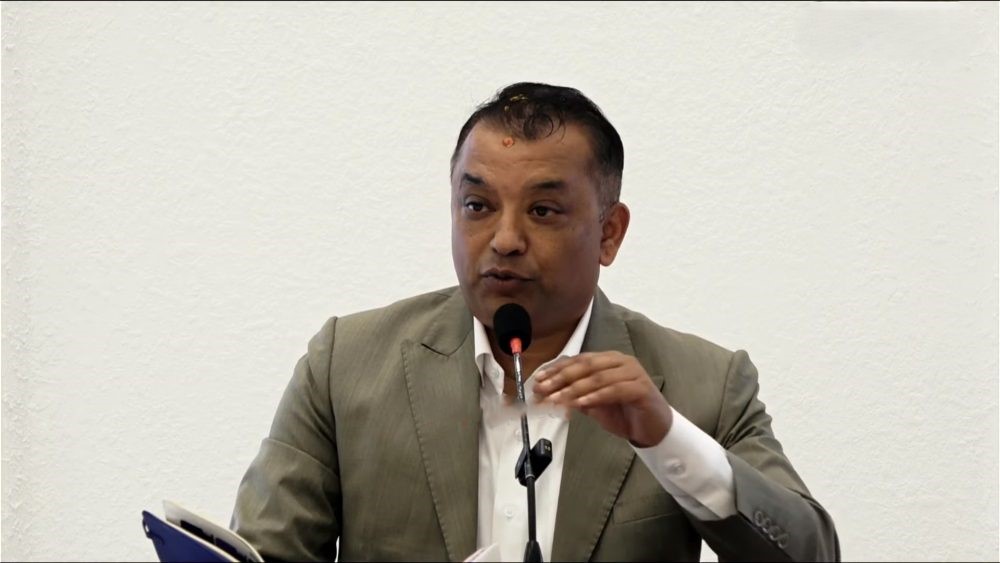 हाम्रो अनुहारमा दाग लागेको छ, ऐना पुछेर हुँदैन - गगन थापा