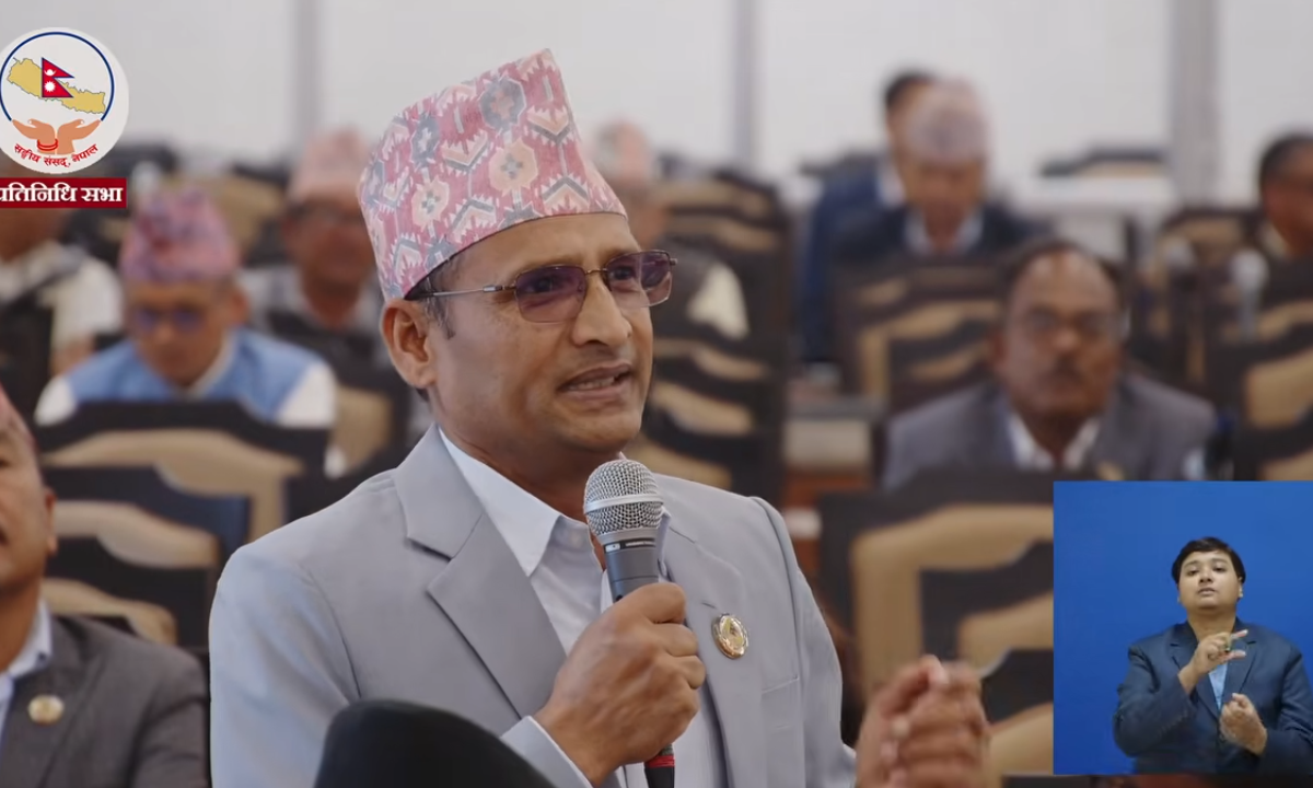 गृहमन्त्रीलाई सांसद शर्माको प्रश्न- साधारण मान्छेले खुट्टा भाँच्ने धम्की दिएको भए के गर्नुहुन्थ्यो ?