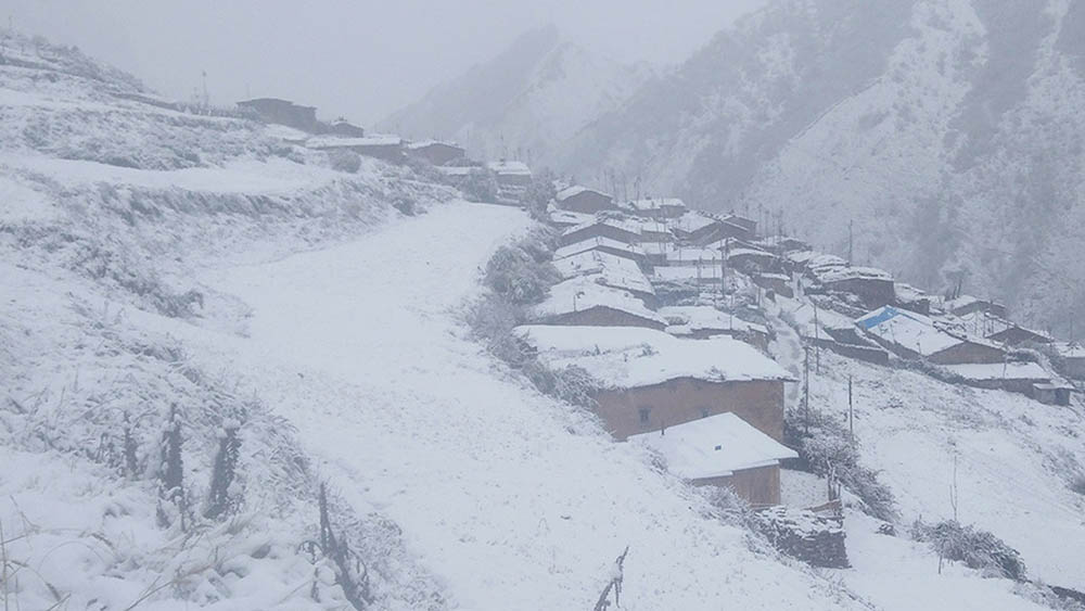 ताप्लेजुङमा हिमपात