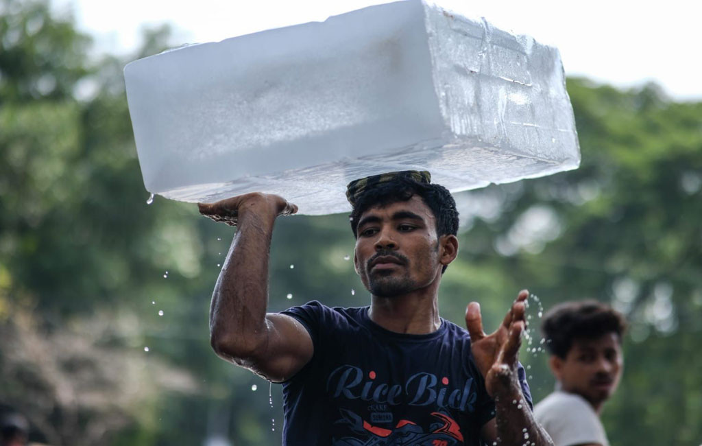 बङ्गलादेशमा दशकौं यताकै लामो गर्मी, विद्युत् कटौतीसँगै विद्यालय बन्द