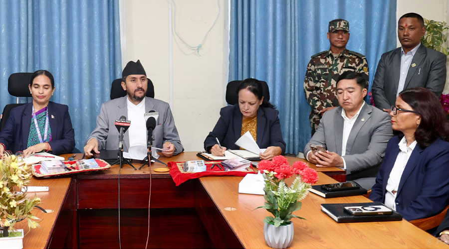 हुलाकको सार्थकता घटेको छैन - सञ्चारमन्त्री खरेल