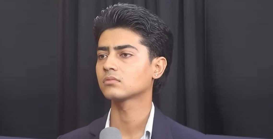 दल घोषणा गर्दै मिराज ढुंगाना