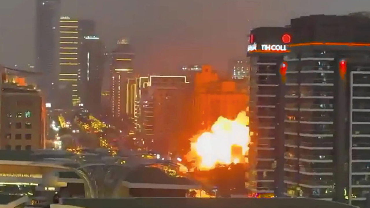 इरानको प्रतिकारात्मक क्षेप्यास्त्र आक्रमणपछि दुबई विमानस्थल, जेबेल अली बन्दरगाह र बुर्ज अल अरब प्रभावित, उडान सेवा स्थगित