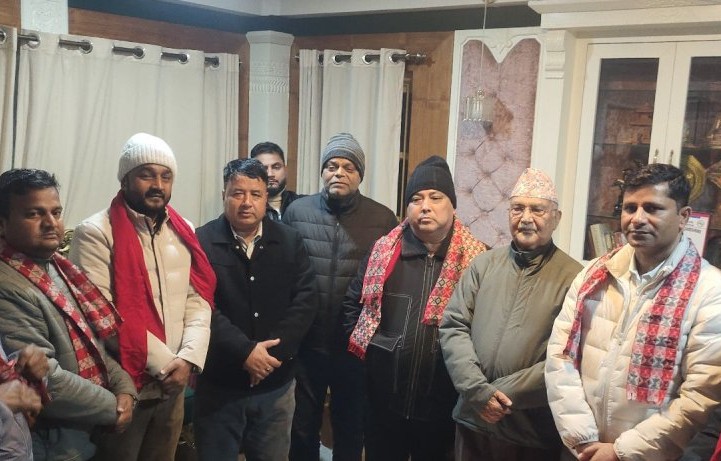 पूर्वमन्त्री प्रदीप यादव नेकपा एमालेमा प्रवेश, वीरगञ्ज महानगर प्रमुख राजेशमान सिंह पनि सहभागी