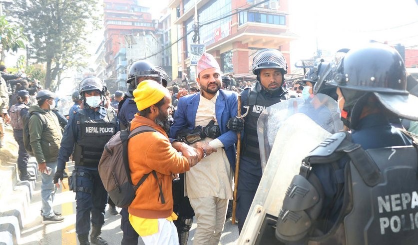 मिराज ढुङ्गाना नेतृत्वको प्रदर्शनमा प्रहरी हस्तक्षेप, निकोलस भुसाल लगायत  केही नियन्त्रणमा