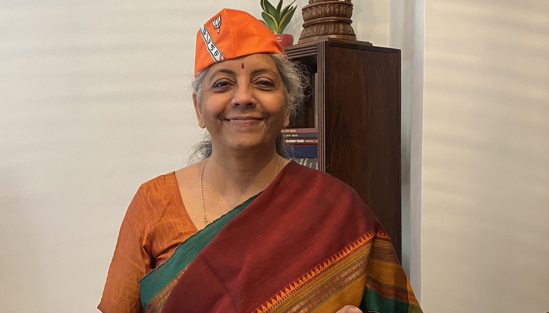 फोर्ब्सको एक सय शक्तिशाली महिलाको सूचीमा भारतीय अर्थमन्त्री निर्मला सीतारमणदेखि बङ्गलादेशकी सेख हसिना वाजिदसम्म